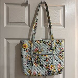 Vera Bradley Small Vera Tote Gently Used